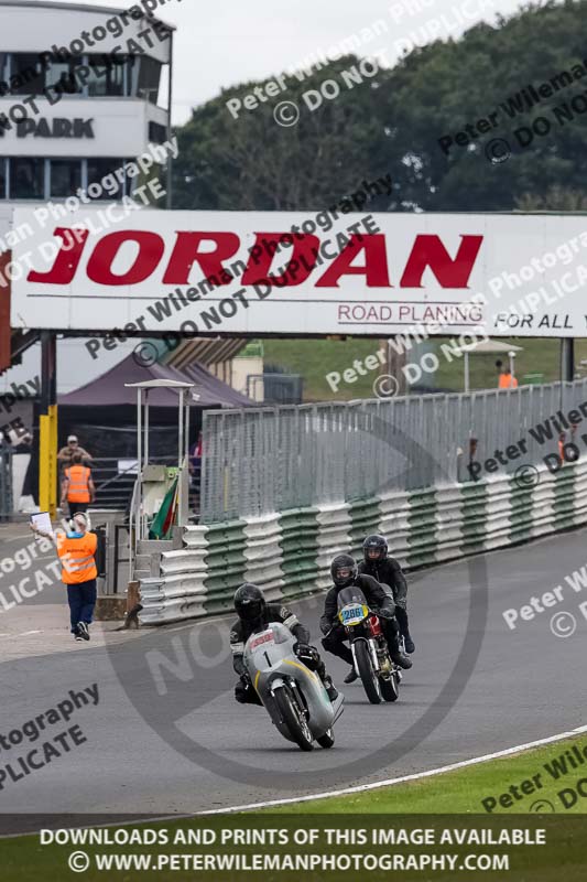 Vintage motorcycle club;eventdigitalimages;mallory park;mallory park trackday photographs;no limits trackdays;peter wileman photography;trackday digital images;trackday photos;vmcc festival 1000 bikes photographs